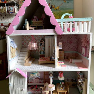 doll house from outside