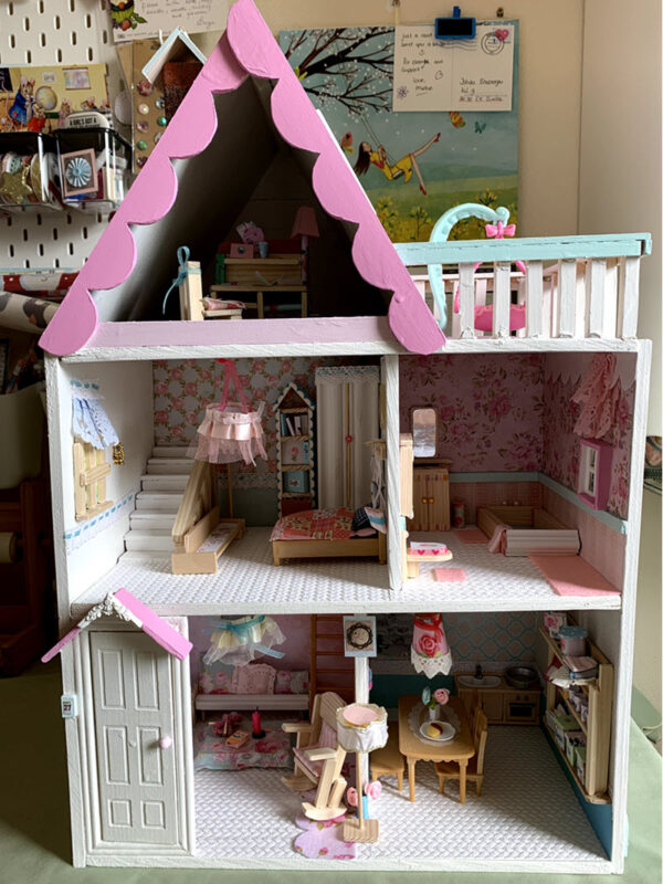 doll house from outside